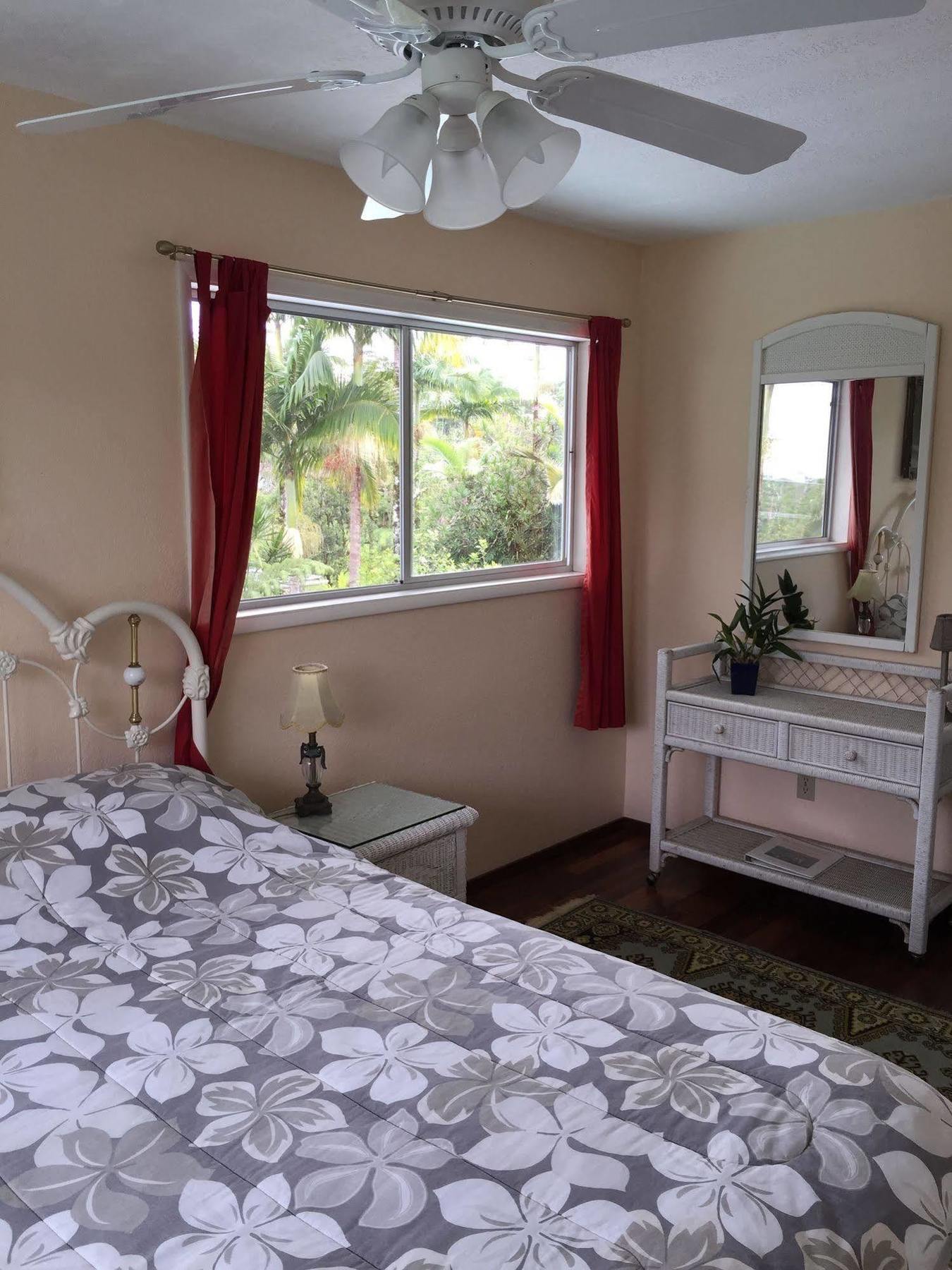 Lava Tree Tropic Inn Pahoa Eksteriør bilde